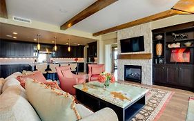 Edgemont 2300 Luxury Condo & Unbeatable Backdoor Ski-In Ski-Out Access!